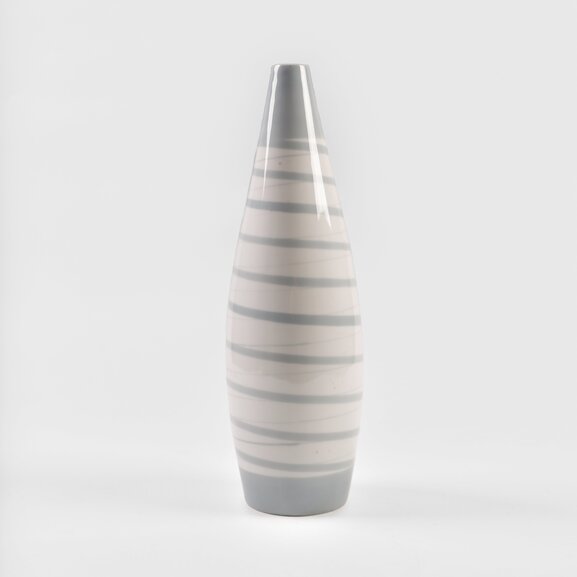 Porcelánová váza s lineárním dekorem