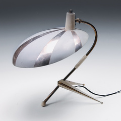 Mosazná stolní lampa