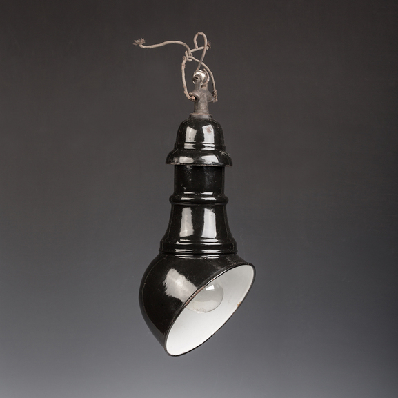  Závěsná směrová lampa smaltovaná