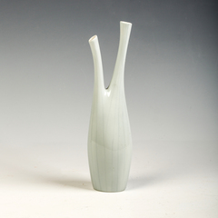Dvouhrbá porcelánová váza