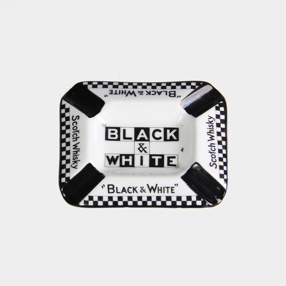 Popelníček Black &White