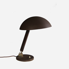 Stolní polohovatelná lampa